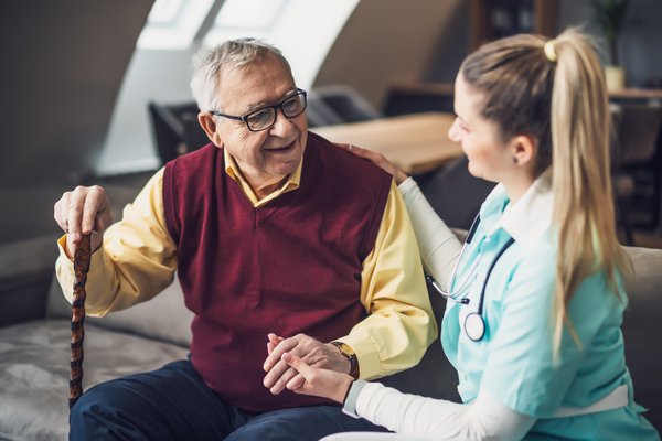 5 Signs Your Parent Can No Longer Live Alone Safely